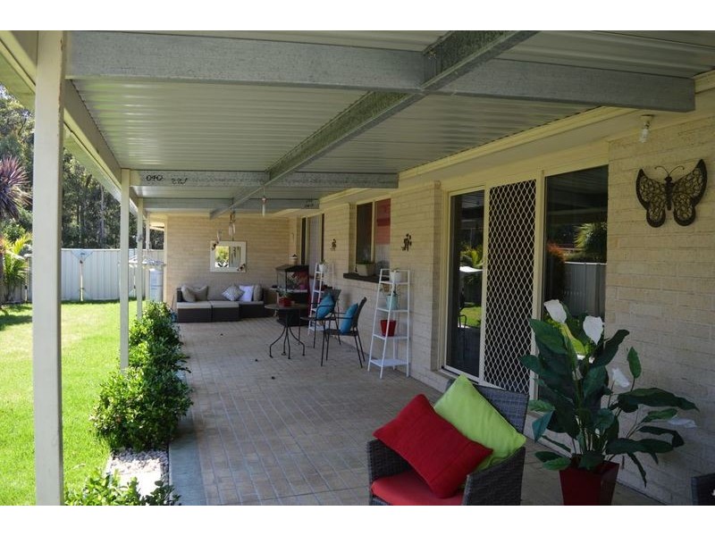 4 Nadine Street, Sanctuary Point NSW 2540