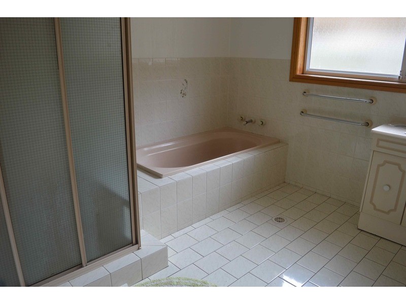 100 Greville Avenue, Sanctuary Point NSW 2540