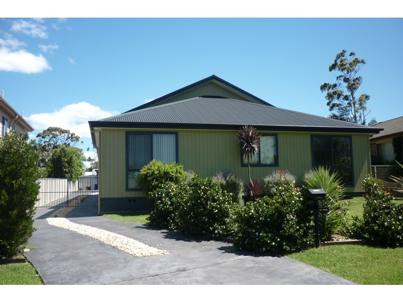 10 Winn Avenue, Basin View NSW 2540