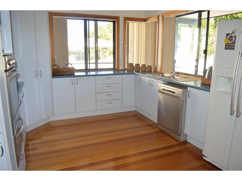 10 Winn Avenue, Basin View NSW 2540