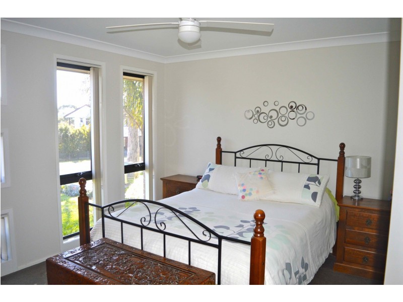 66 Island Pt Road, St Georges Basin NSW 2540