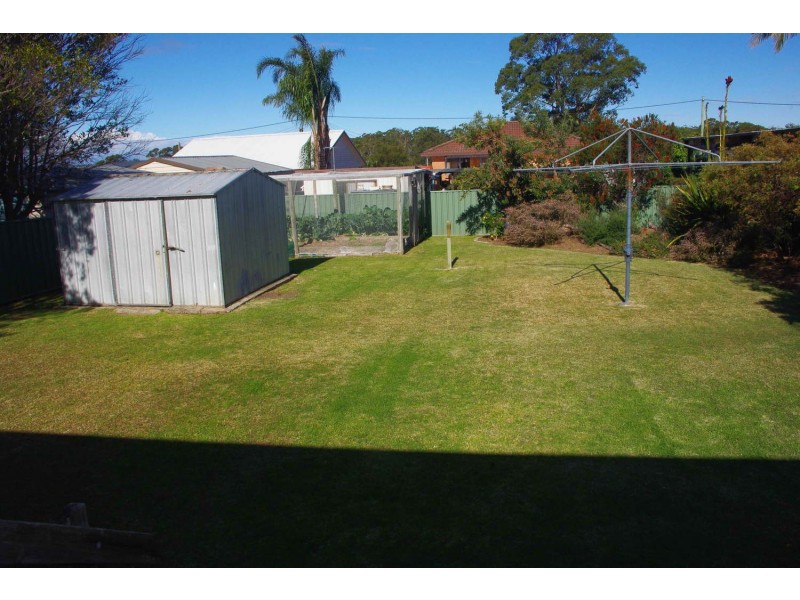 2 June Avenue, Basin View NSW 2540