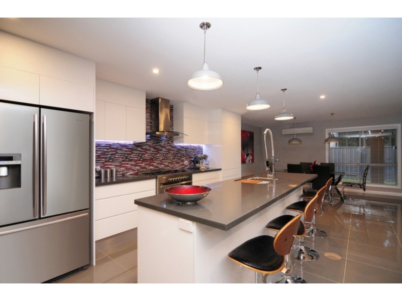 4 Frances Crescent, St Georges Basin NSW 2540