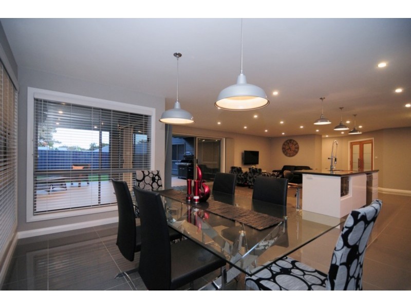 4 Frances Crescent, St Georges Basin NSW 2540