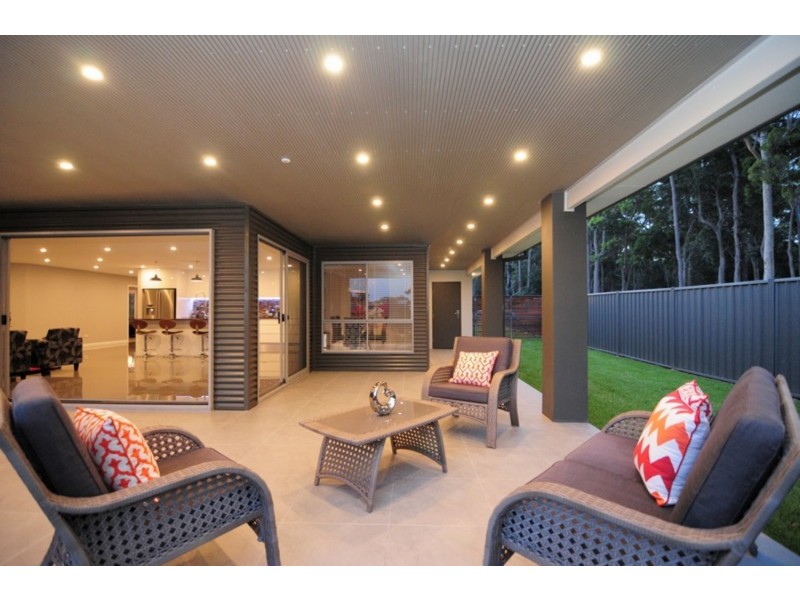 4 Frances Crescent, St Georges Basin NSW 2540