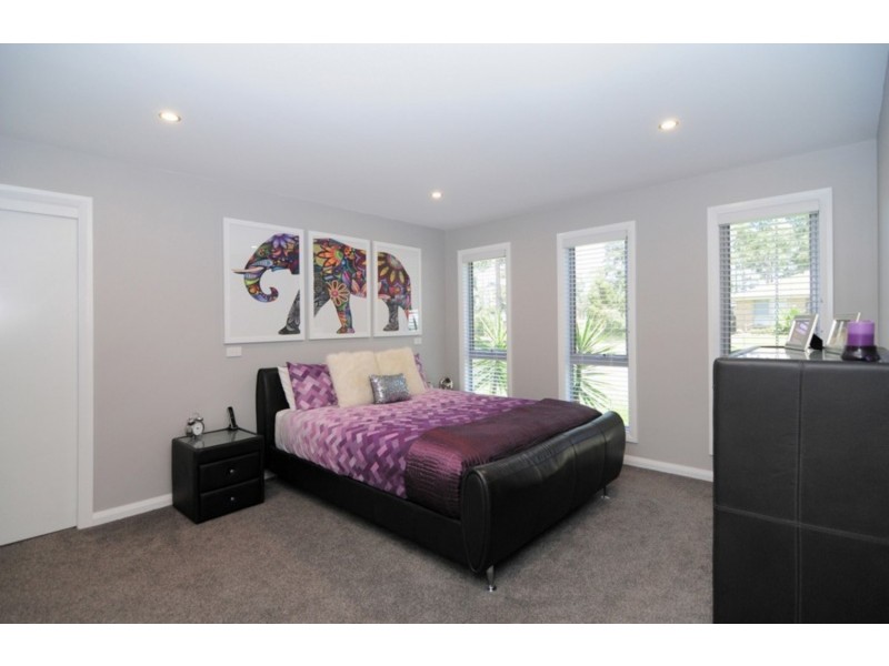 4 Frances Crescent, St Georges Basin NSW 2540