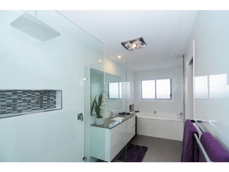 4 Frances Crescent, St Georges Basin NSW 2540