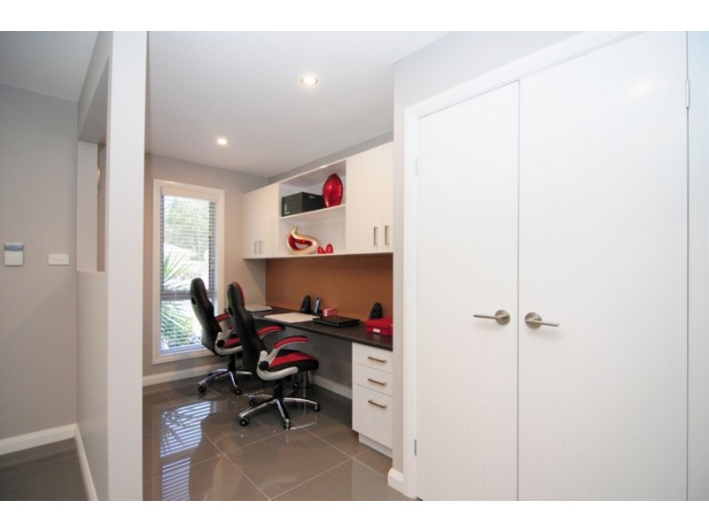 4 Frances Crescent, St Georges Basin NSW 2540