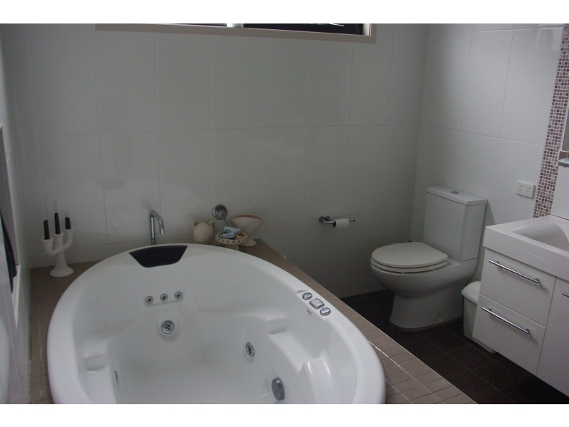 28 John Street, Basin View NSW 2540