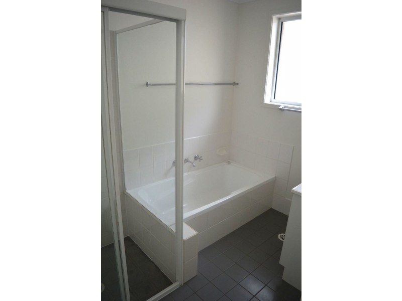 3 Riverside Esplanade, Basin View NSW 2540