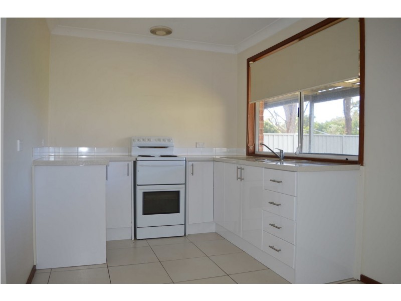 8 Vost Drive, Sanctuary Point NSW 2540