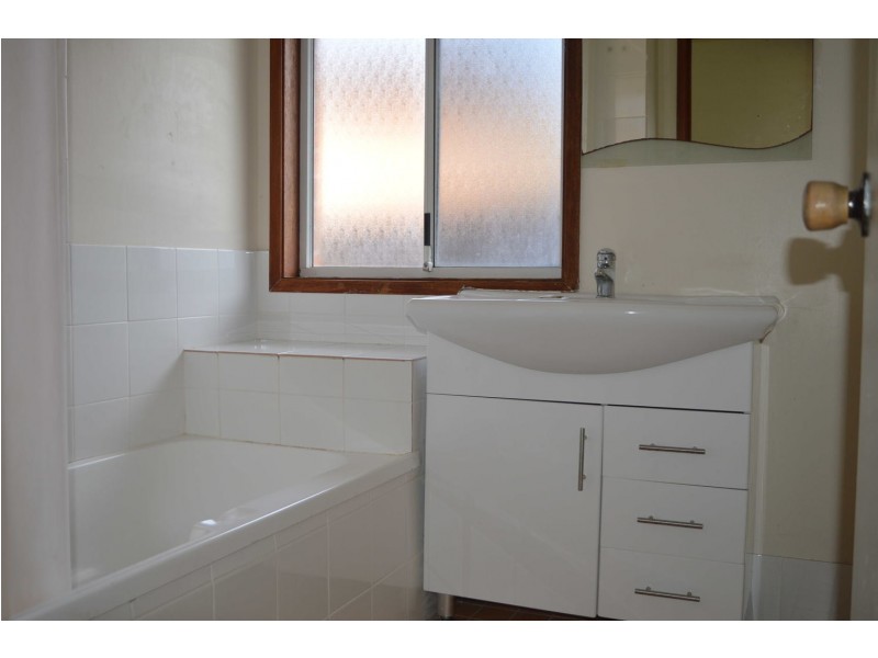 8 Vost Drive, Sanctuary Point NSW 2540