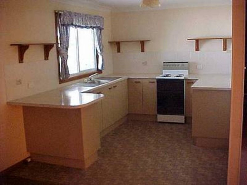 26 June Avenue, Basin View NSW 2540