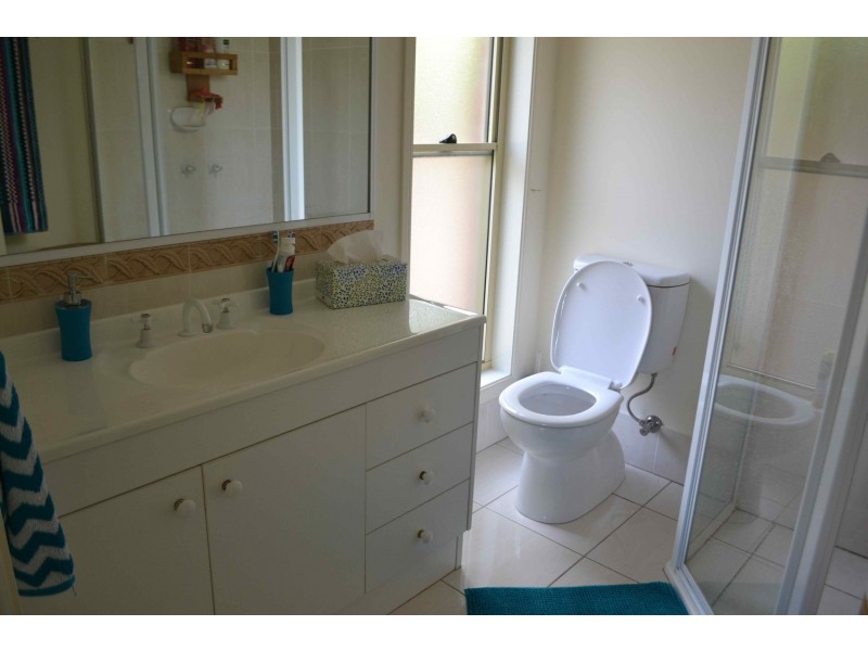 21  Yuroka Crescent, St Georges Basin NSW 2540