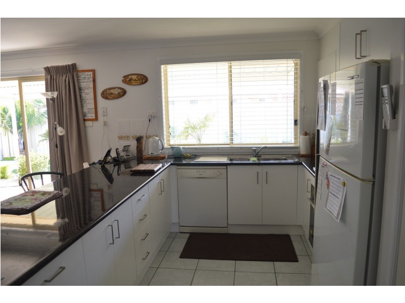 4 Nadine Street, Sanctuary Point NSW 2540