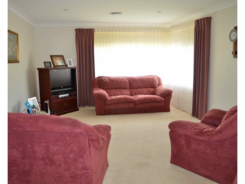 17 Elanora Parade, Basin View NSW 2540