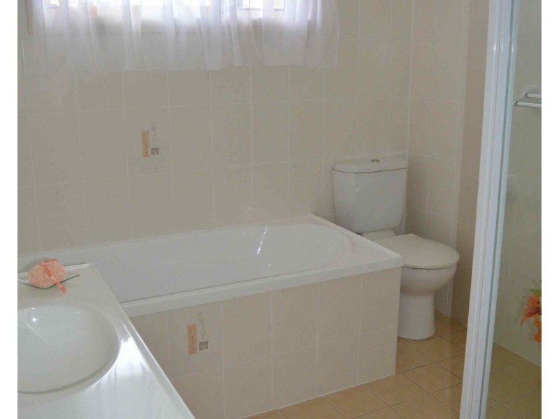 17 Elanora Parade, Basin View NSW 2540