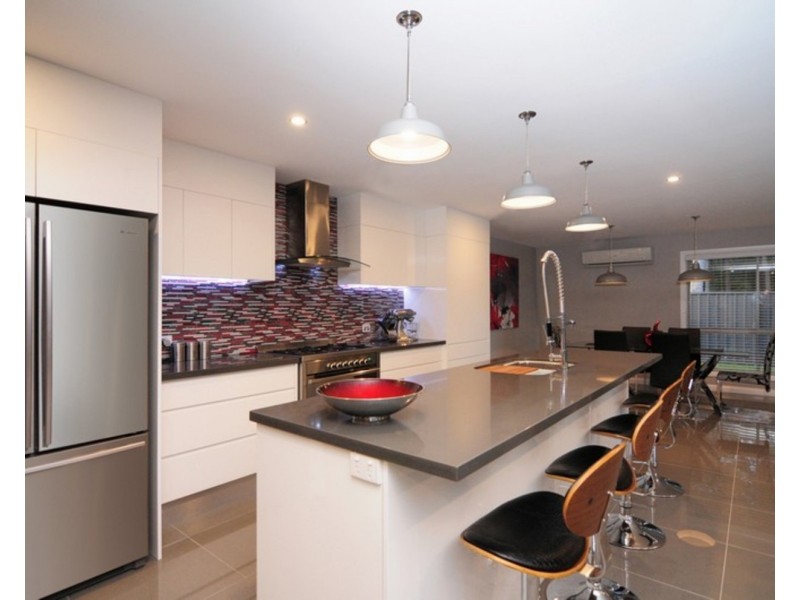 4 Frances Crescent, St Georges Basin NSW 2540