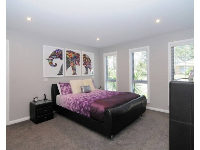 4 Frances Crescent, St Georges Basin NSW 2540