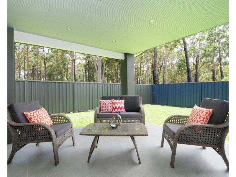 4 Frances Crescent, St Georges Basin NSW 2540