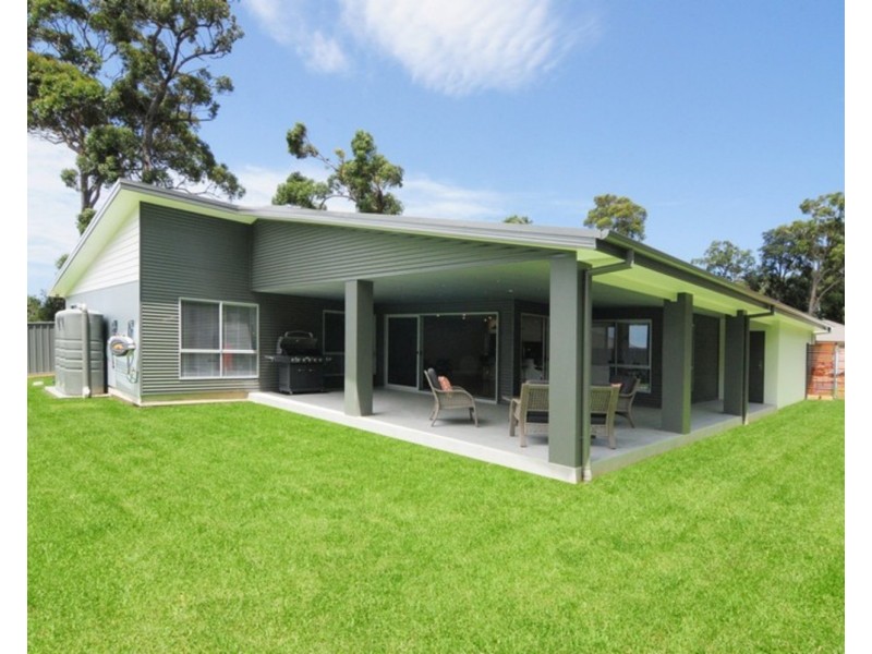 4 Frances Crescent, St Georges Basin NSW 2540