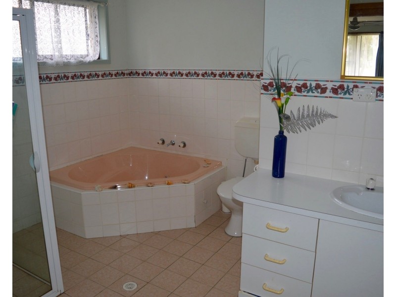 5 Elanora Parade, Basin View NSW 2540