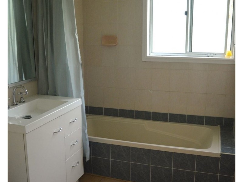 162 Tallyan Point Road, Basin View NSW 2540