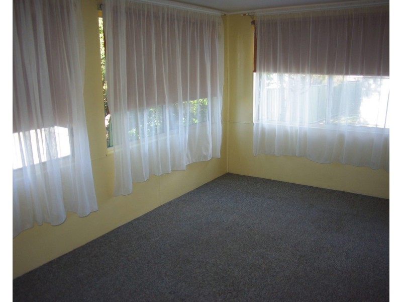 2 June Avenue, Basin View NSW 2540