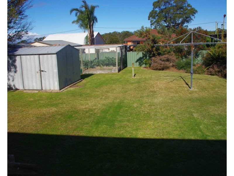 2 June Avenue, Basin View NSW 2540