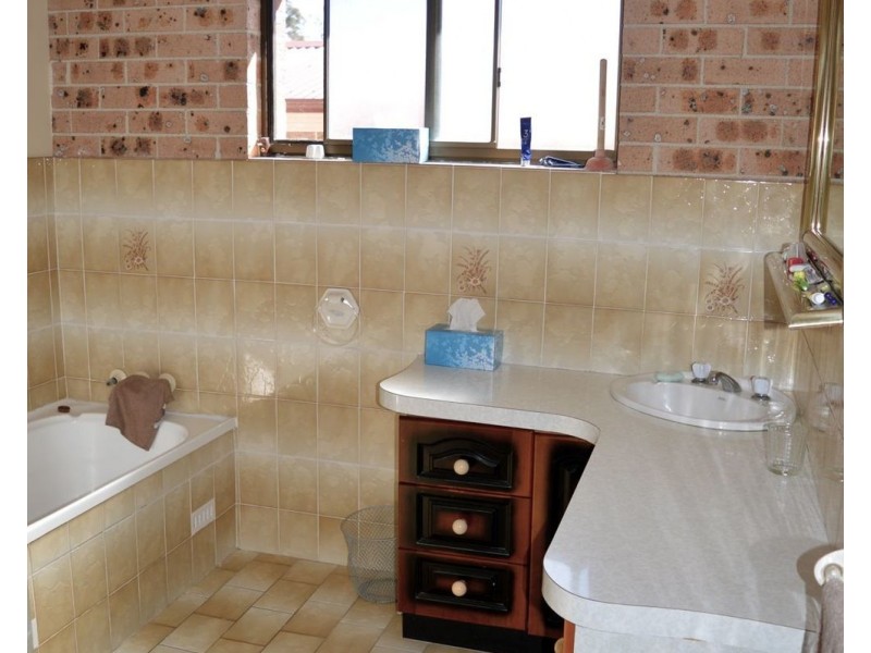 1 Claylands Drive, St Georges Basin NSW 2540