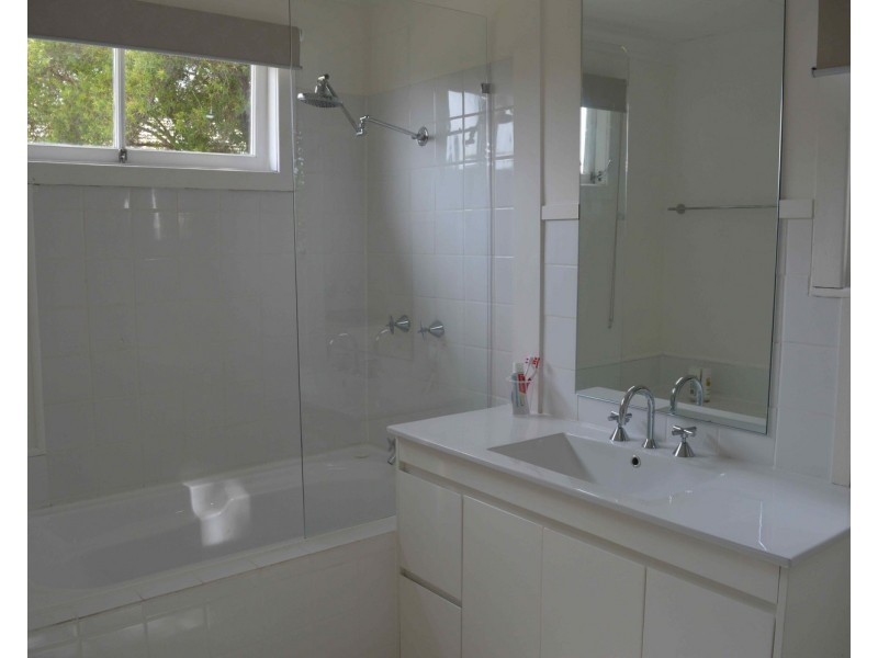 24  Tasman Road, St Georges Basin NSW 2540