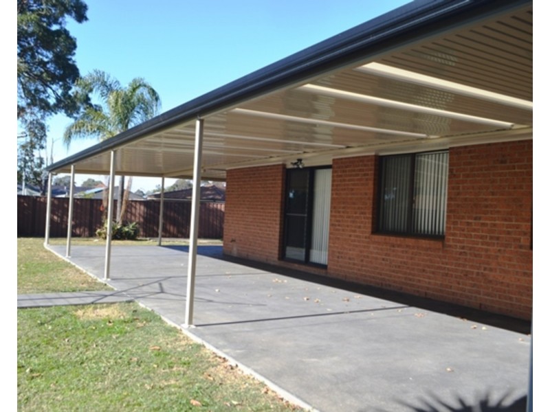 6 Laura Place, St Clair NSW 2759