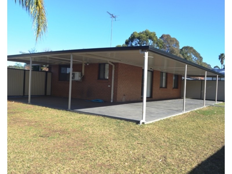 6 Laura Place, St Clair NSW 2759