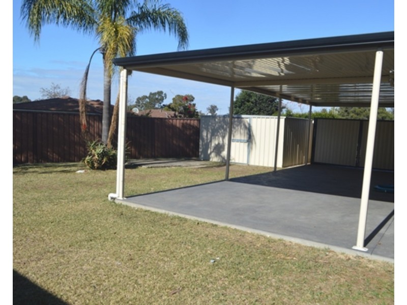 6 Laura Place, St Clair NSW 2759