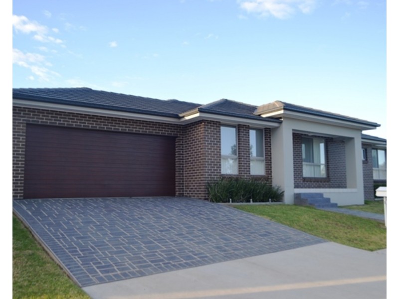 3 Dewpoint Road, Spring Farm NSW 2570