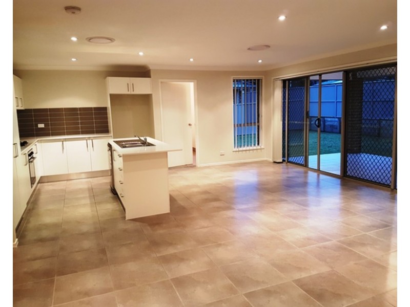 3 Dewpoint Road, Spring Farm NSW 2570
