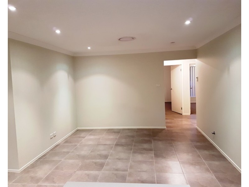 3 Dewpoint Road, Spring Farm NSW 2570