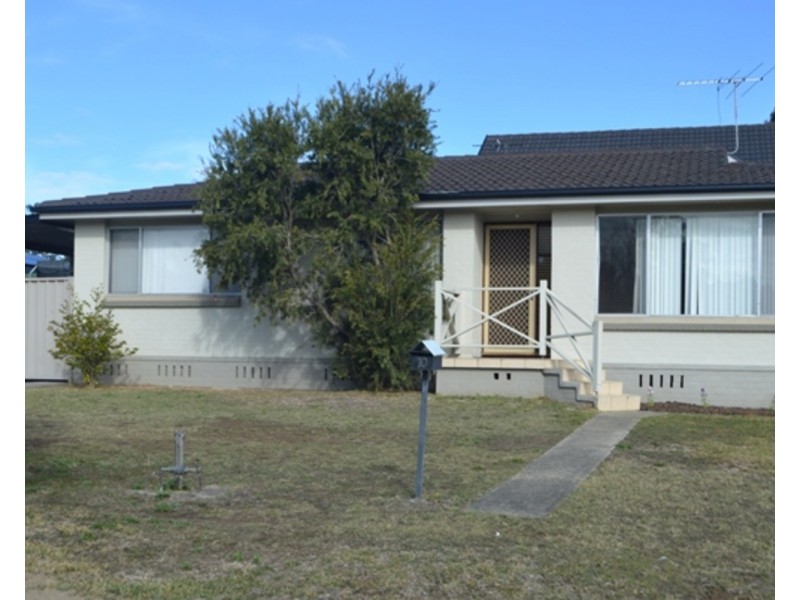 10 Maurice Street, St Clair NSW 2759