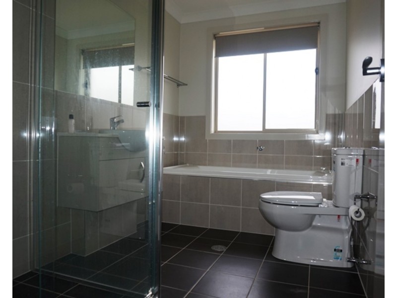 31 Bravo Avenue, Middleton Grange NSW 2171