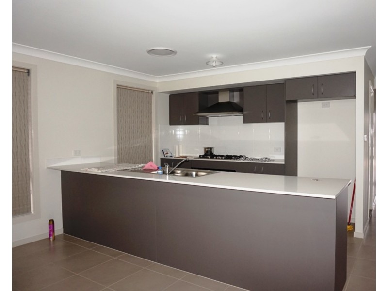 31 Bravo Avenue, Middleton Grange NSW 2171