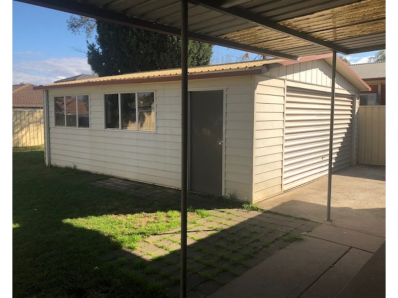 37 Lyrebird Crescent, St Clair NSW 2759