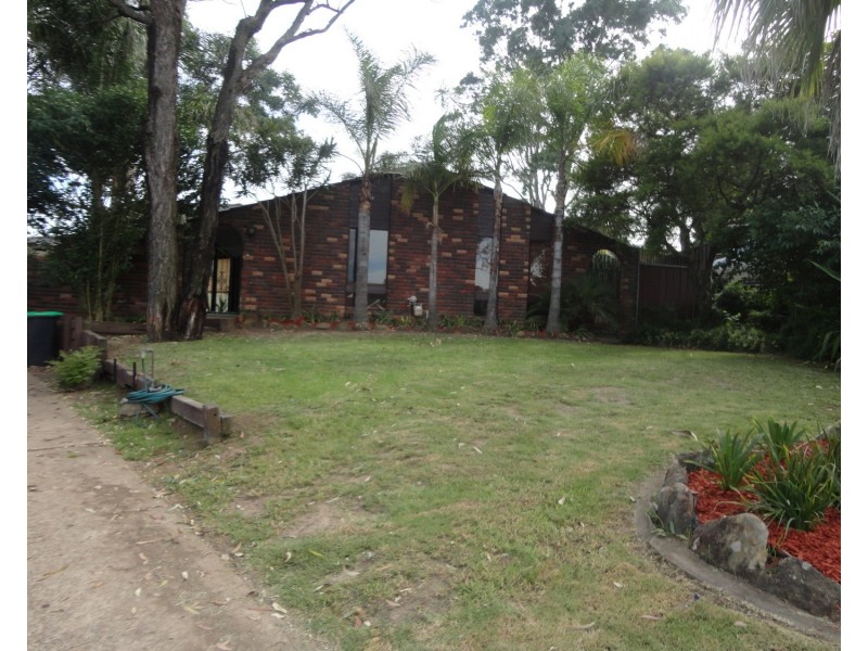 8 Kelmscott Way, St Clair NSW 2759