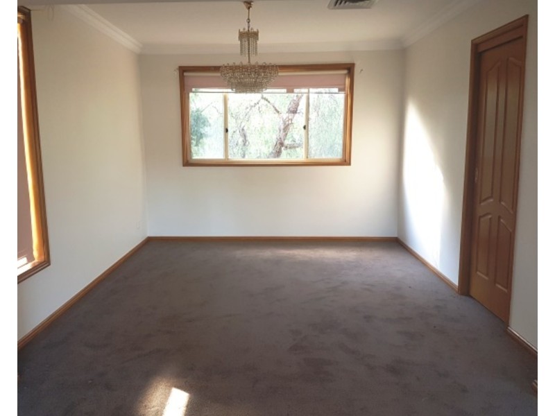 12 Ivanhoe Place, Oatlands NSW 2117