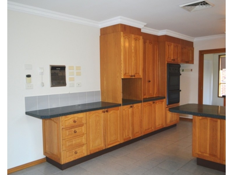 12 Ivanhoe Place, Oatlands NSW 2117