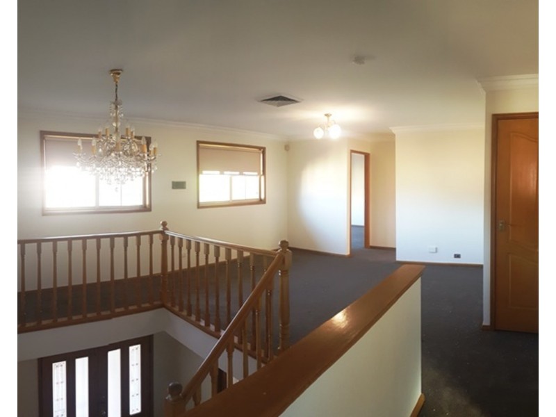 12 Ivanhoe Place, Oatlands NSW 2117