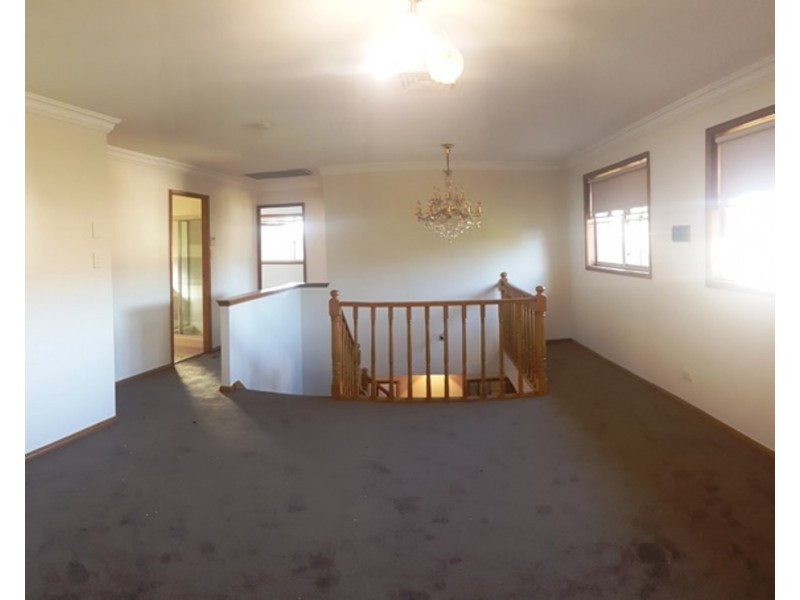 12 Ivanhoe Place, Oatlands NSW 2117