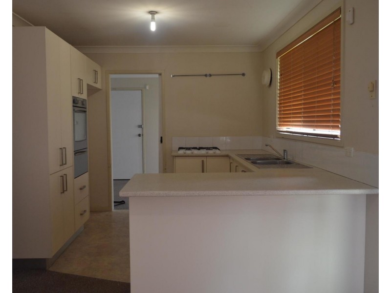 85 Melville Road, St Clair NSW 2759