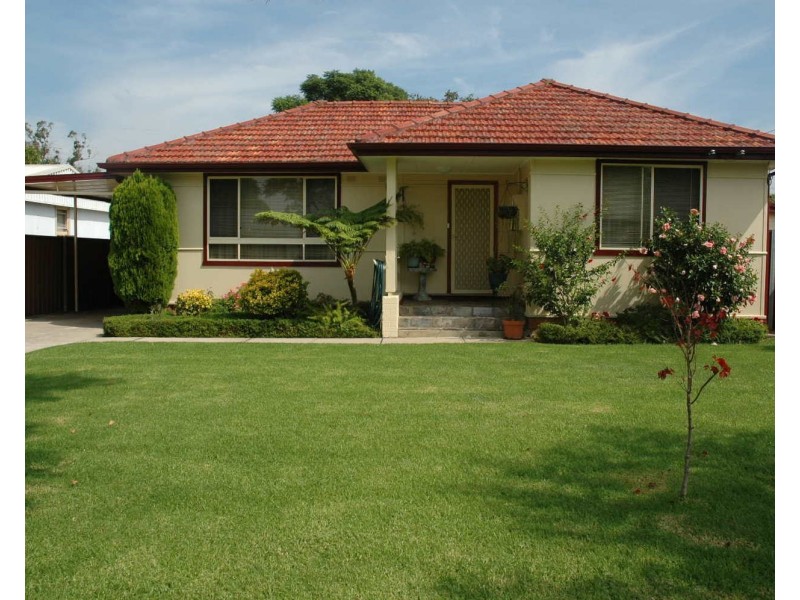 10 Gasmata Crescent, Whalan NSW 2770