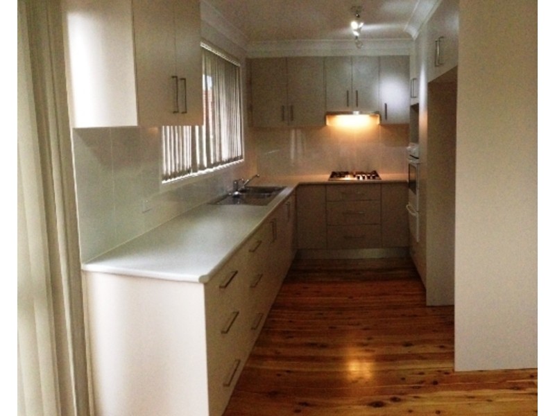 10 Kemerton Street, St Clair NSW 2759