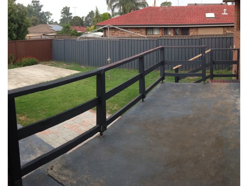 10 Kemerton Street, St Clair NSW 2759